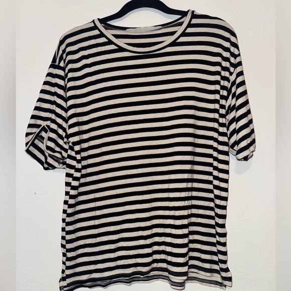 Angela Davis Striped Top - Picture 1 of 3